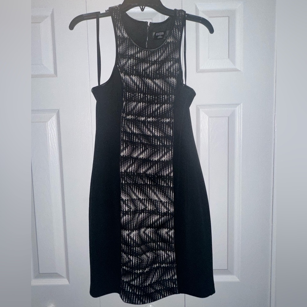 GUESS SZ 8 Women’s Jet Black & White HOT Body Hugging Party Cocktail Dress